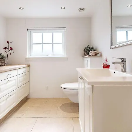 Two-bedroom In 12 Ferienhaus *