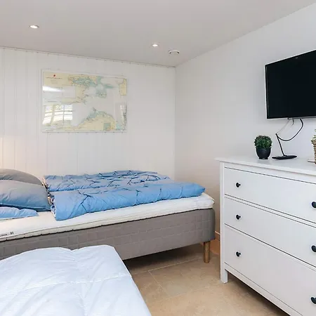 Ferienhaus Two-bedroom In 12 *