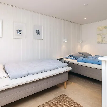Two-bedroom In 12